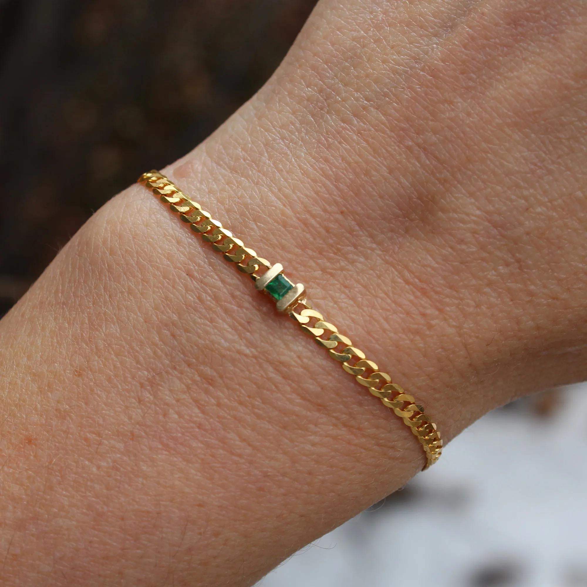 14k Gold   Emerald Curb Link Station Bracelet