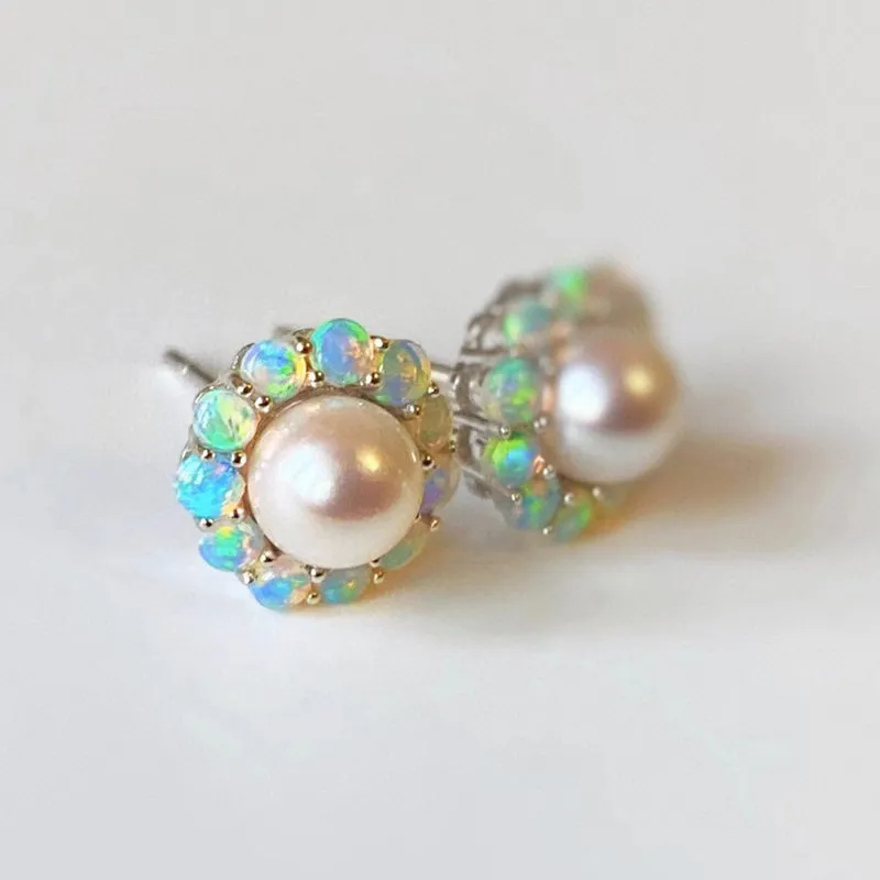 18K Gold 0.25ct Natural Opal Akoya Pearl Flower-Shaped Stud Earrings