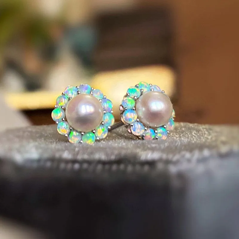 18K Gold 0.25ct Natural Opal Akoya Pearl Flower-Shaped Stud Earrings