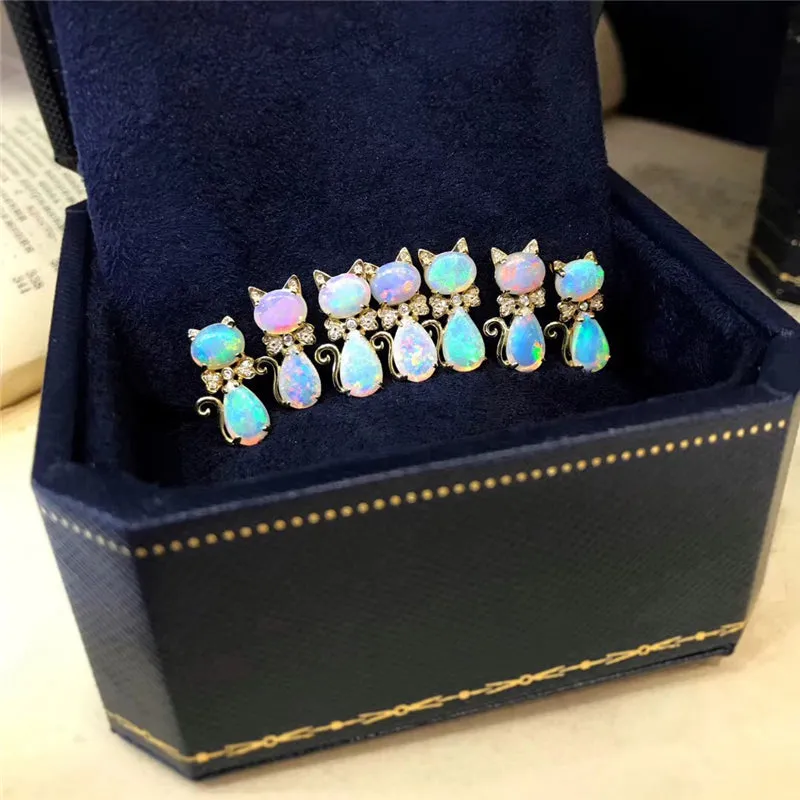 18K Gold Oval Cut  Natural Diamond Opal Elegant Cat Pendant Necklace