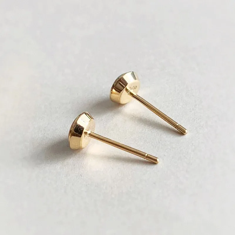 18K Gold Round Cut 0.13ct Natural Opal Stud Earrings