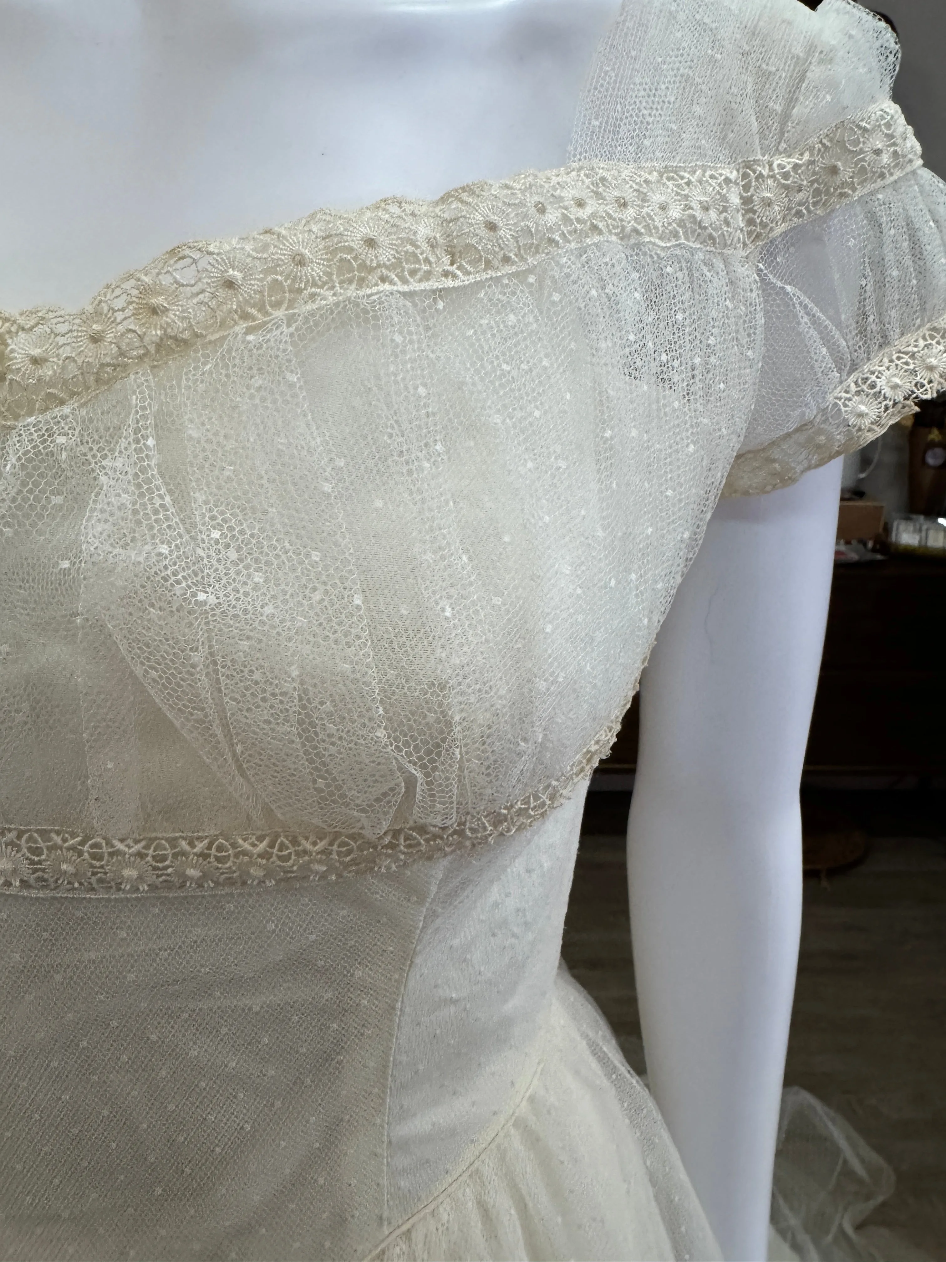 1950s Swiss Dot Off-White Tulle Ballgown Wedding Dress