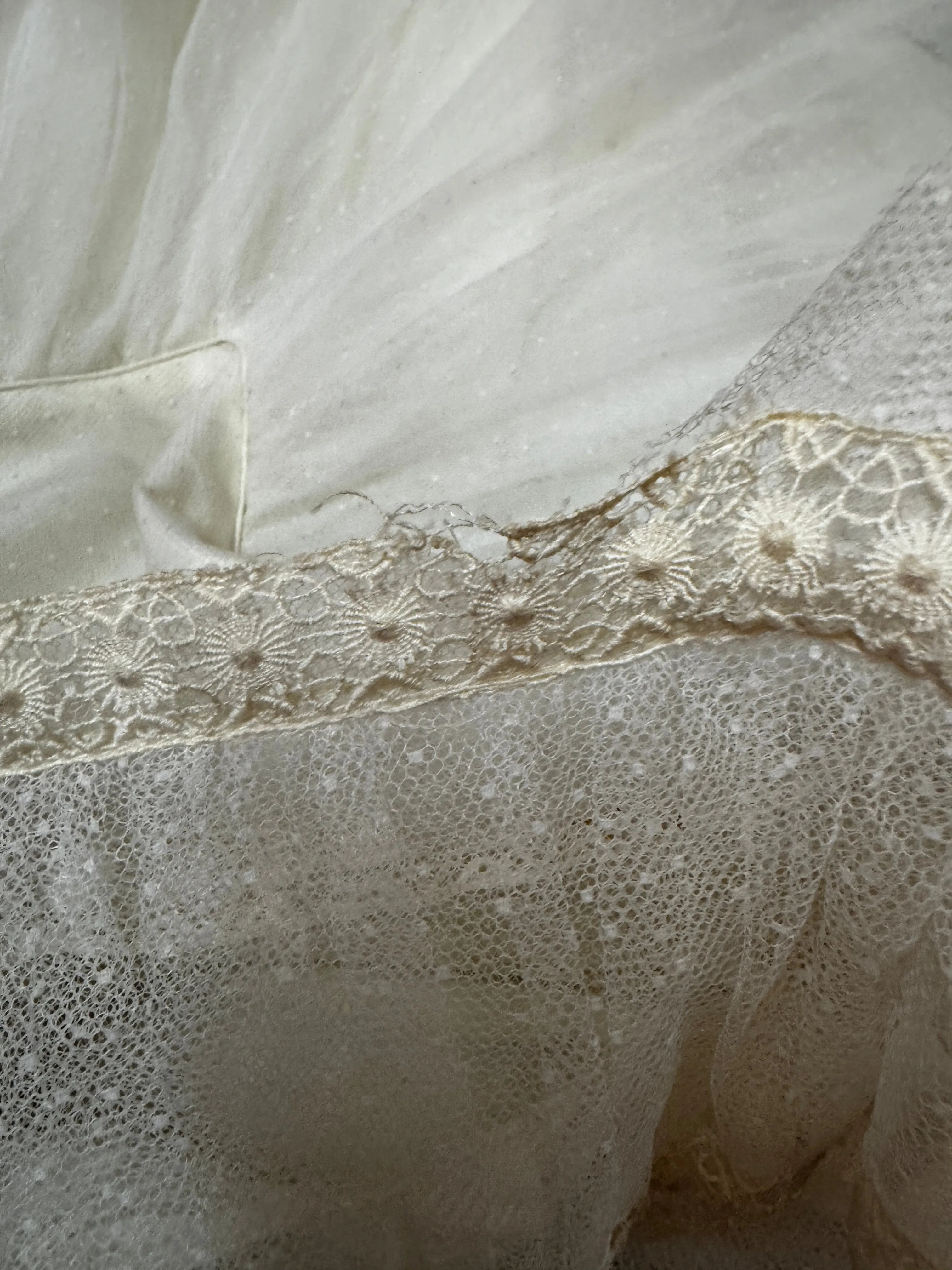 1950s Swiss Dot Off-White Tulle Ballgown Wedding Dress