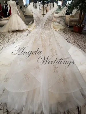 2018 Delicate Lace Wedding Dresses with Cap Sleeves Beaded
