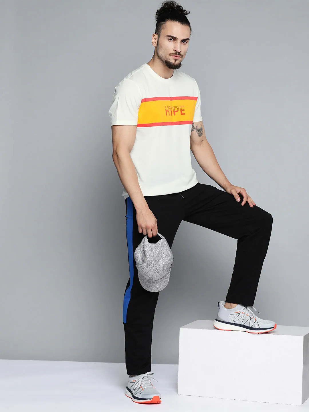 Alcis Men Off White Typography Printed Slim Fit Gym T-shirt