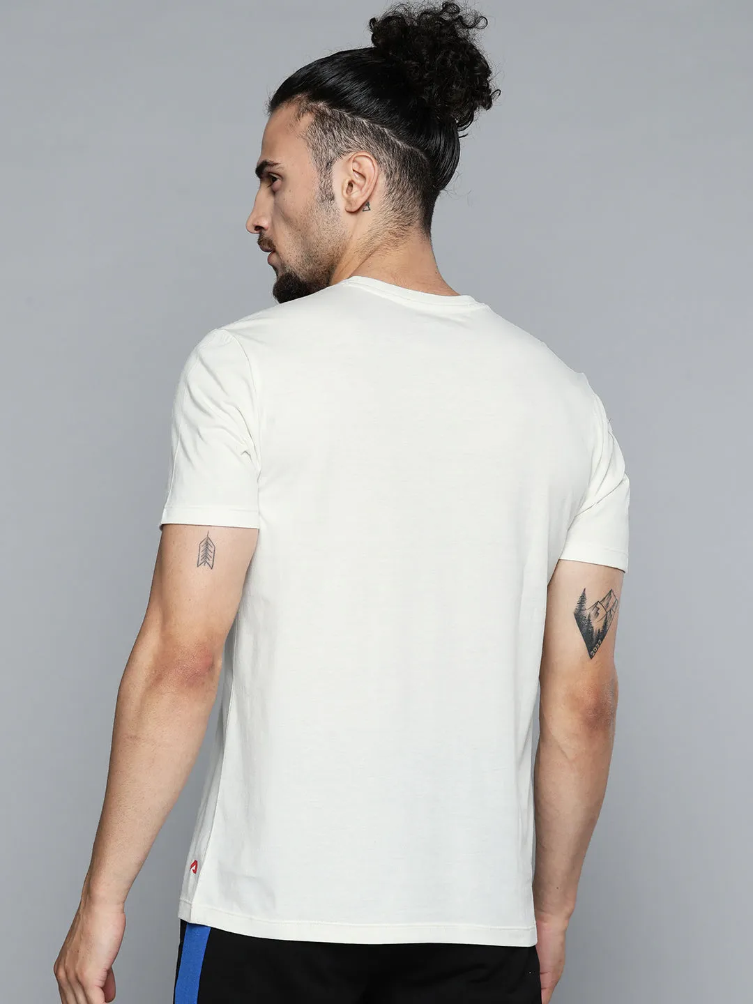 Alcis Men Off White Typography Printed Slim Fit Gym T-shirt