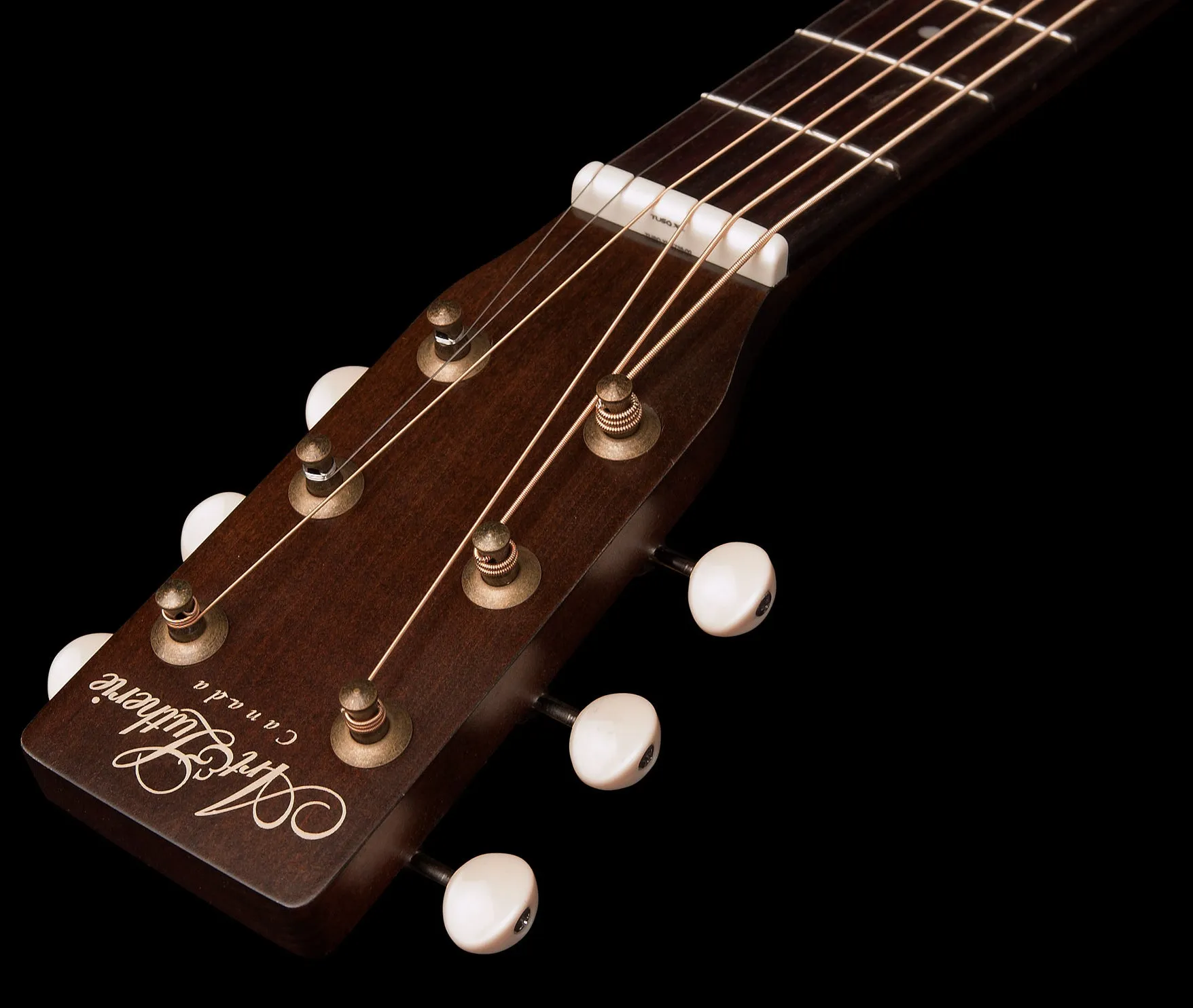 Art & Lutherie 042395 Roadhouse Bourbon Burst A/E Parlor Acoustic Electric Guitar MADE In CANADA