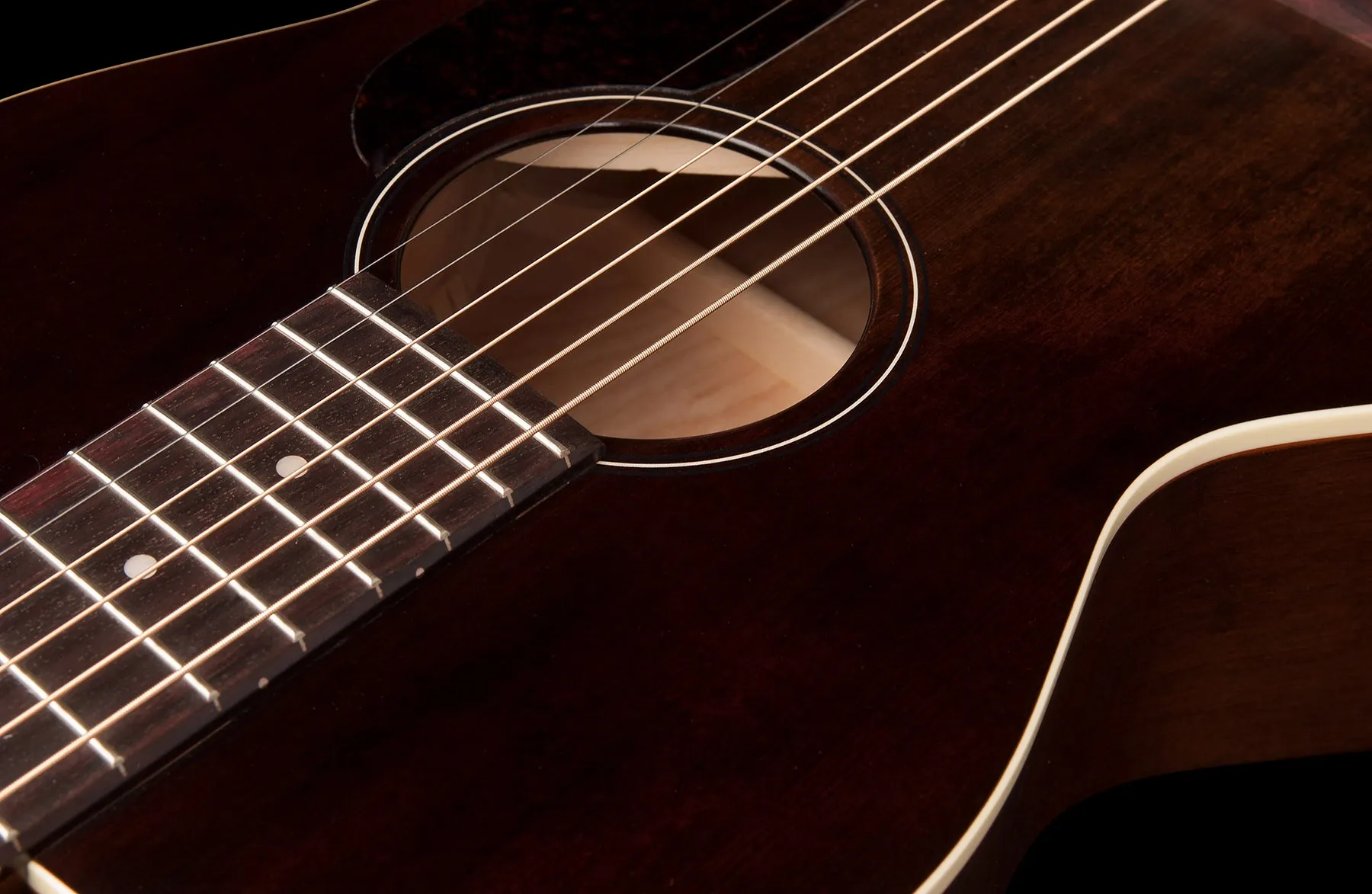 Art & Lutherie 042395 Roadhouse Bourbon Burst A/E Parlor Acoustic Electric Guitar MADE In CANADA