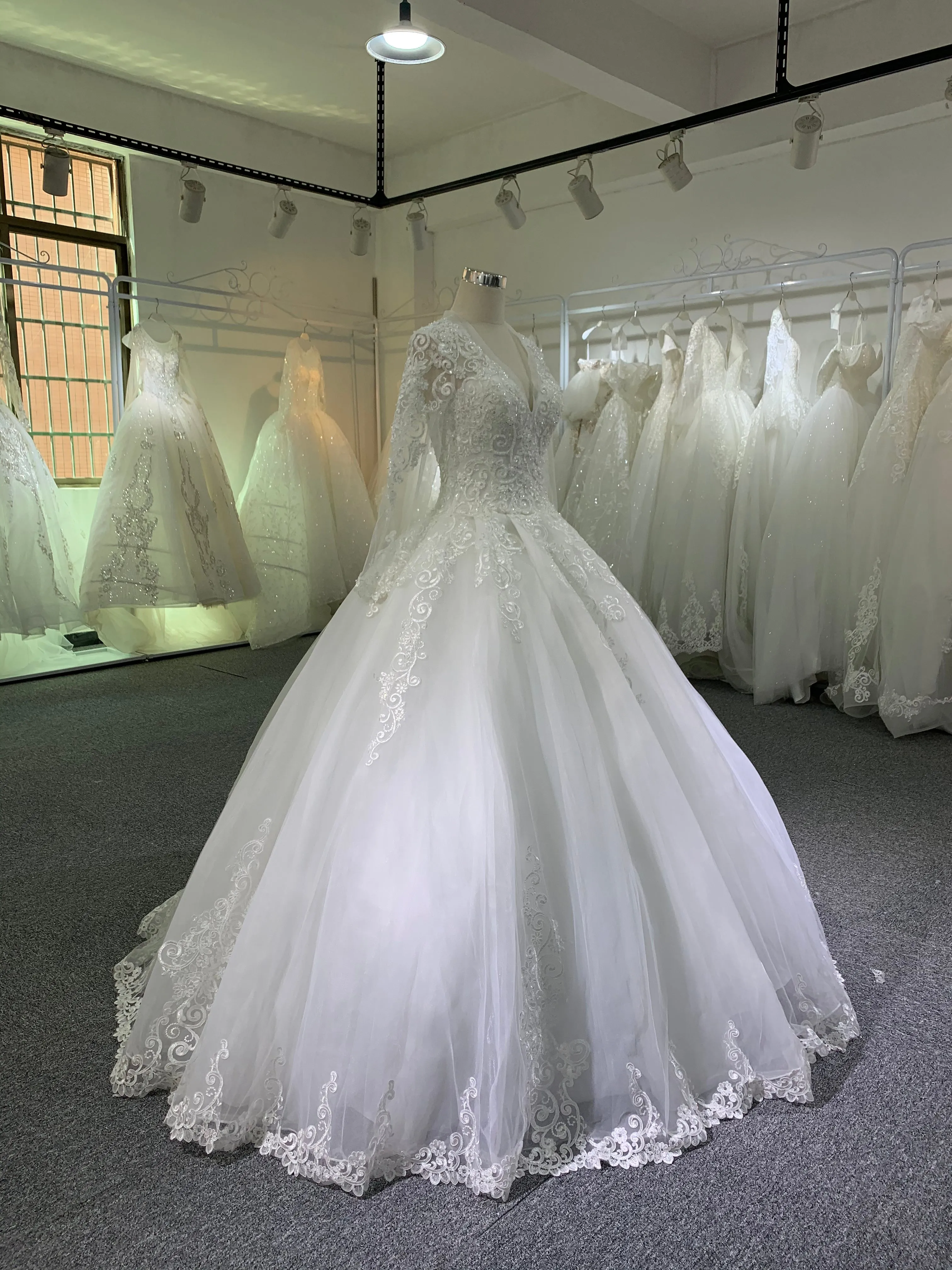 BYG vintage V neck long sleeves wedding dress