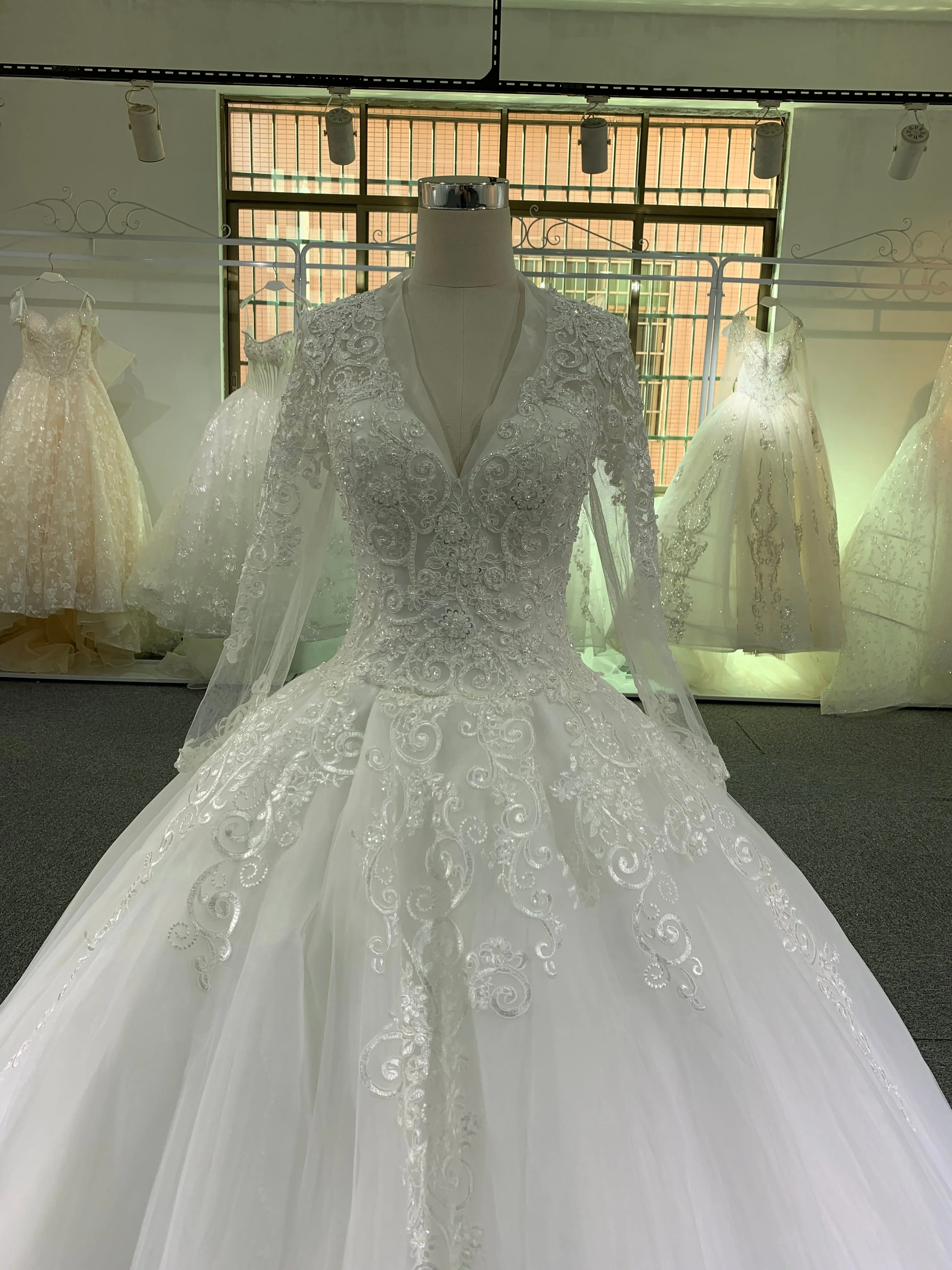 BYG vintage V neck long sleeves wedding dress