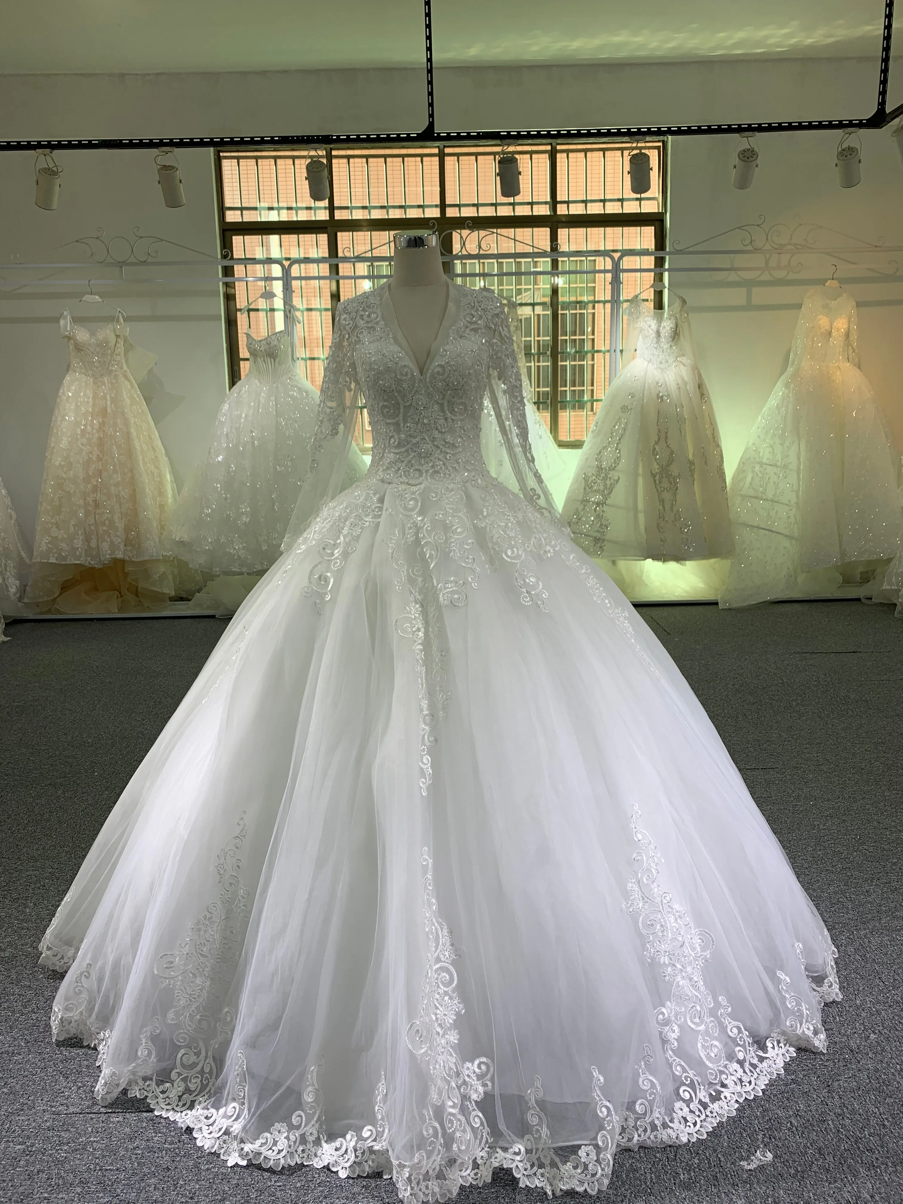 BYG vintage V neck long sleeves wedding dress