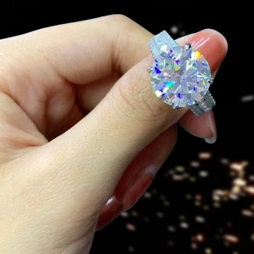 Classic 10 Ct Diamond Wedding Ring