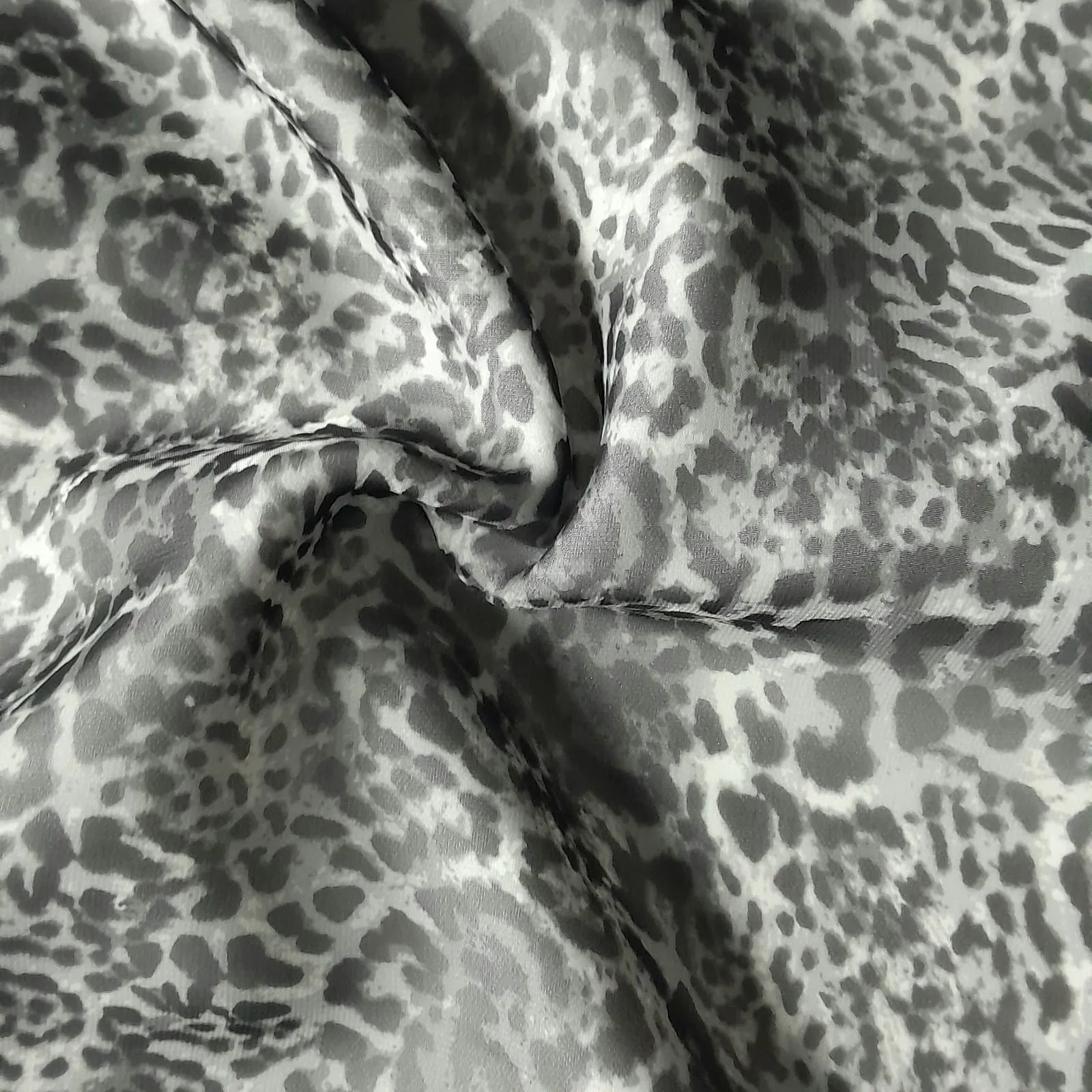 Digital Printed Floral Chiffon Fabric 150 cm