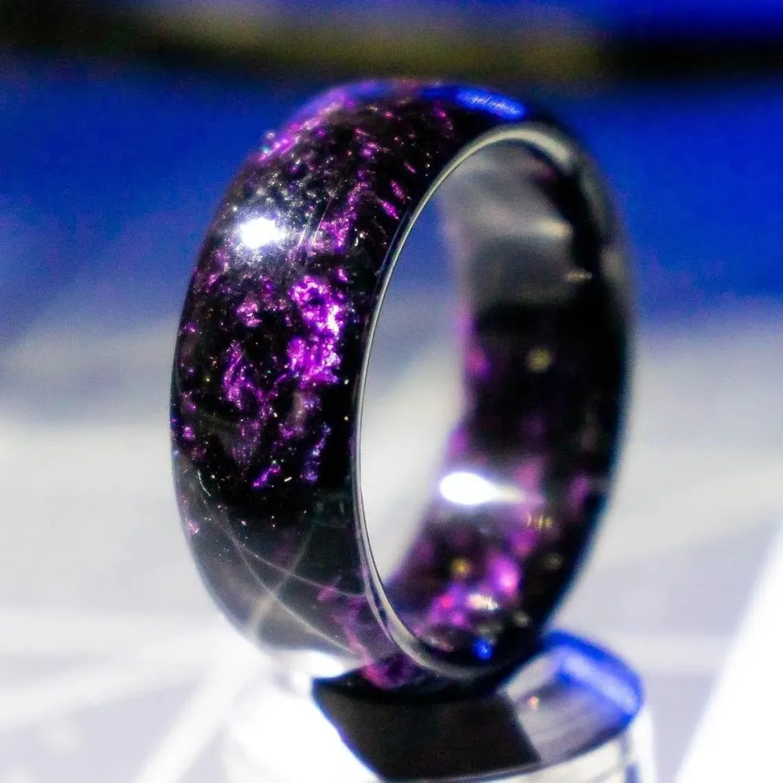 Domed Opal Fidget Women's Wedding Band