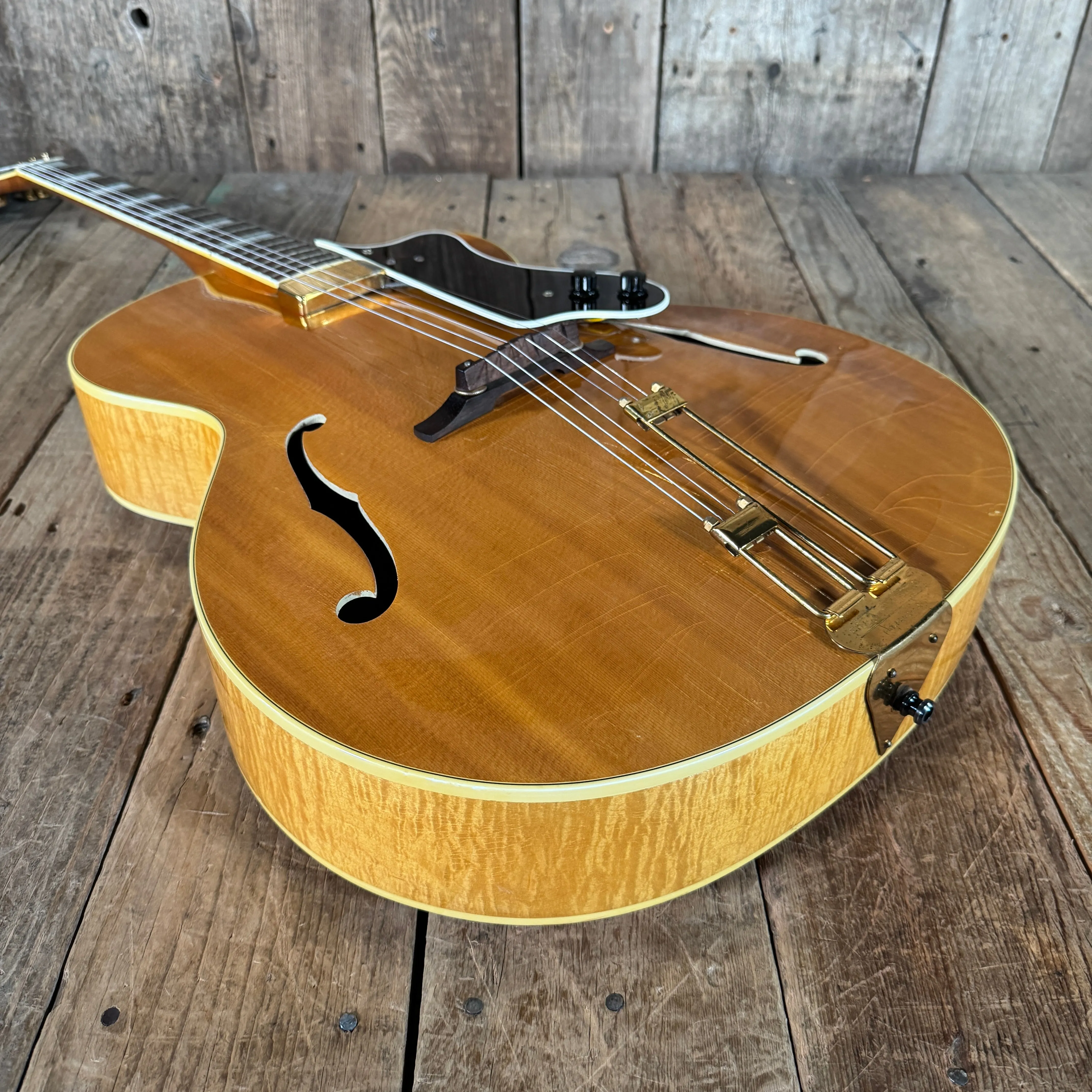 Epiphone Broadway Cutaway with added floating pickup 1955 Blonde