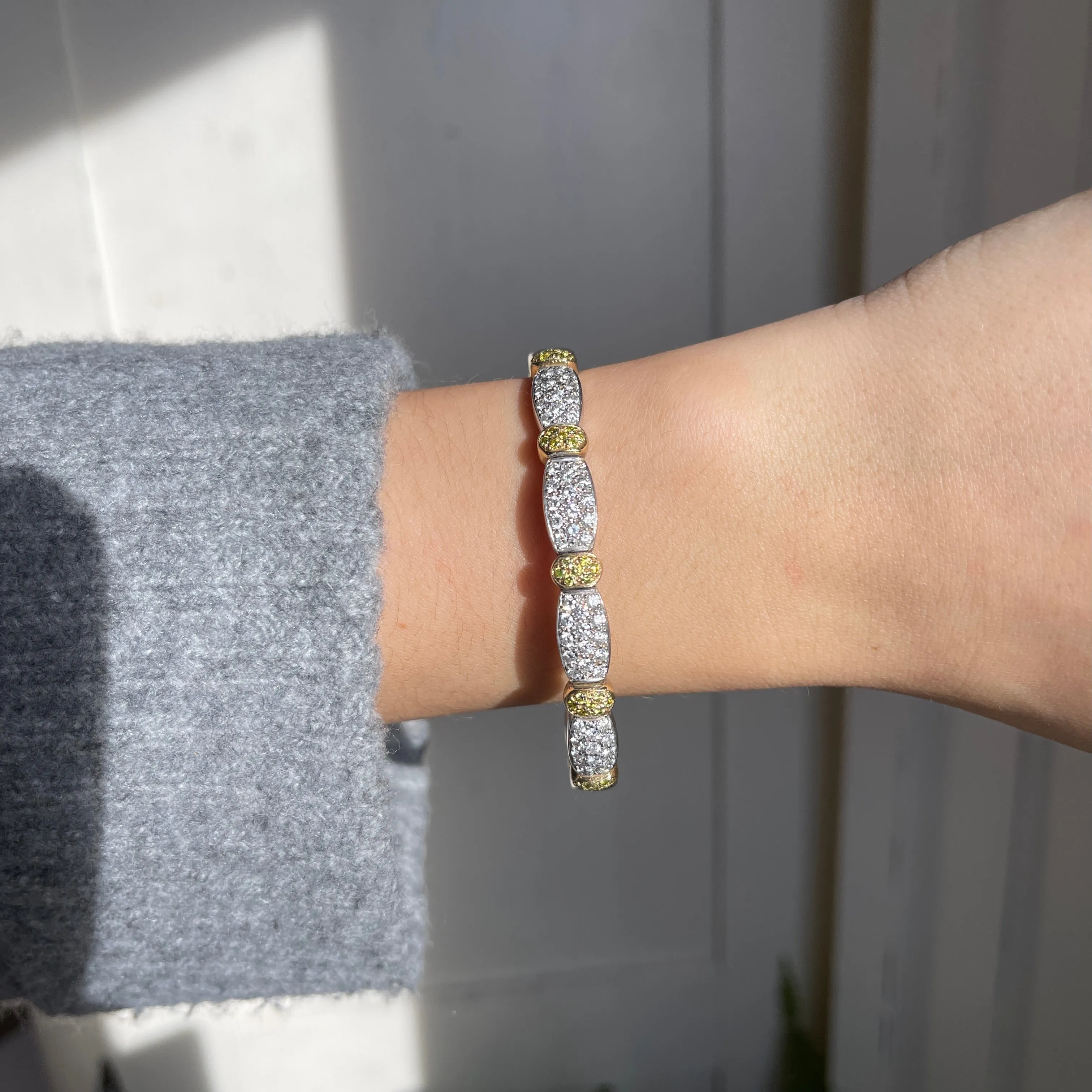Estate 18KT Yellow Gold   White Gold Pave White   Yellow Diamond Stretch Bangle Bracelet