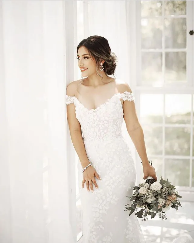 Gorgeous Mermaid Lace Wedding Dresses Off The Shoulder Sexy Trumpet Wedding Gown for Brides
