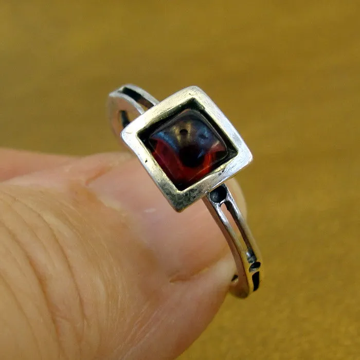 Hadar Designers garnet ring size 7, 7.5 sterling silver 925 handmade () last