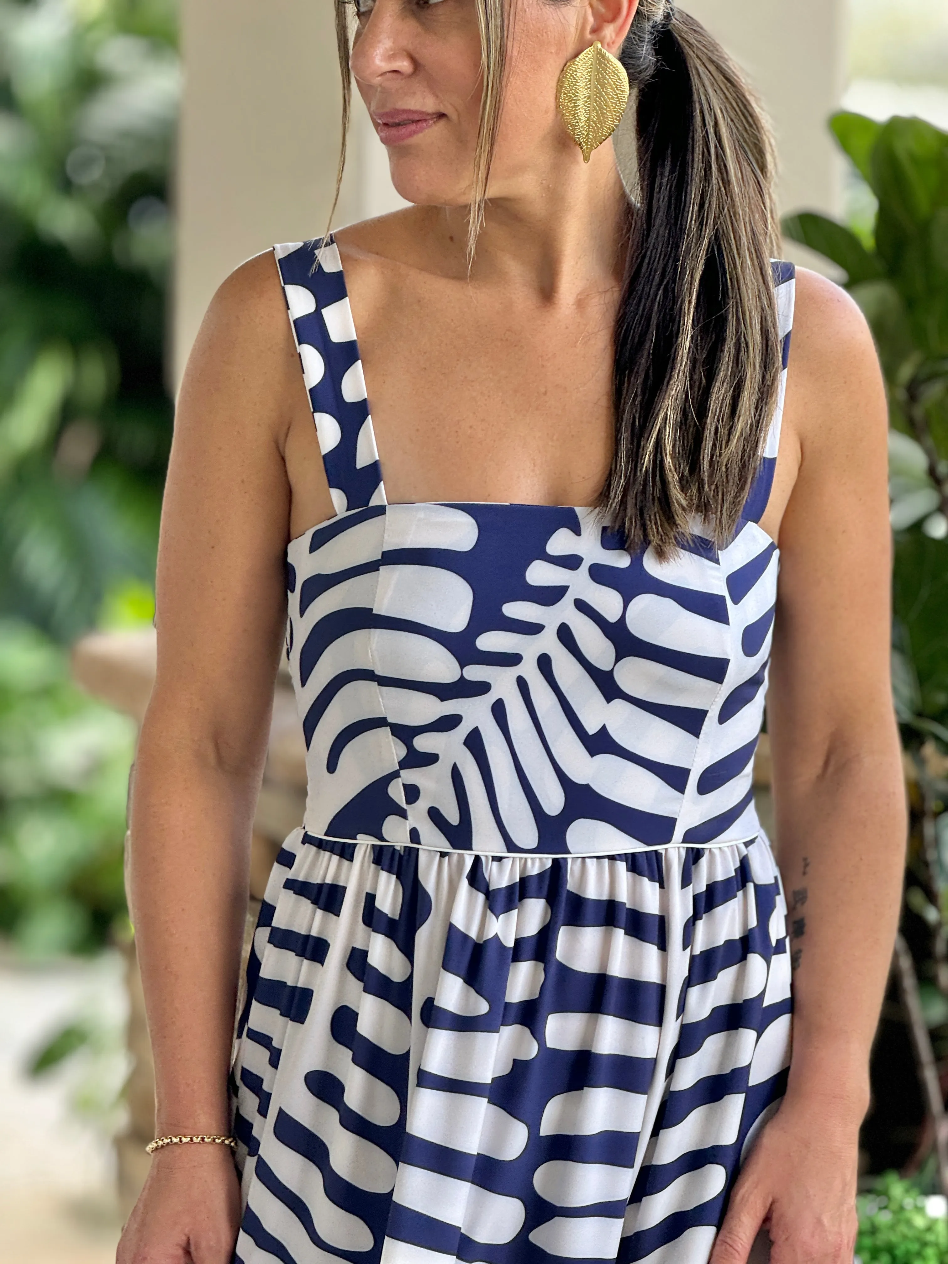 "Mar De Lua" Printed Sleeveless Maxi Dress