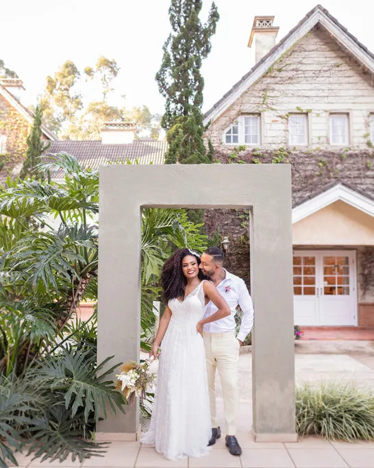 Sexy Lace A-line Country Wedding Dresses V-Neckline 2021 Bridal Gowns with Cape
