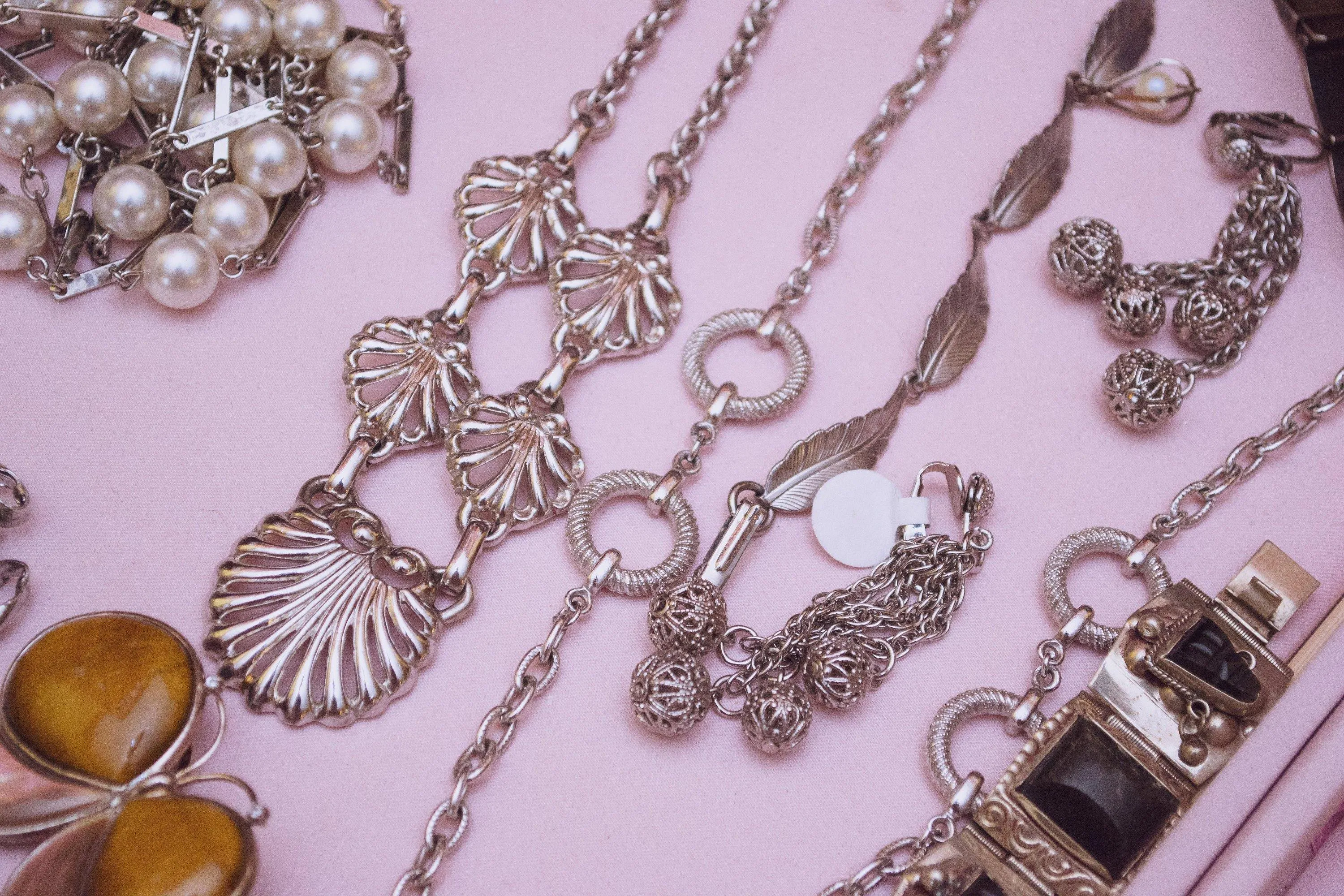 Vintage 1960s Flat Link Silver Chain Station Necklace with Faux Pearls