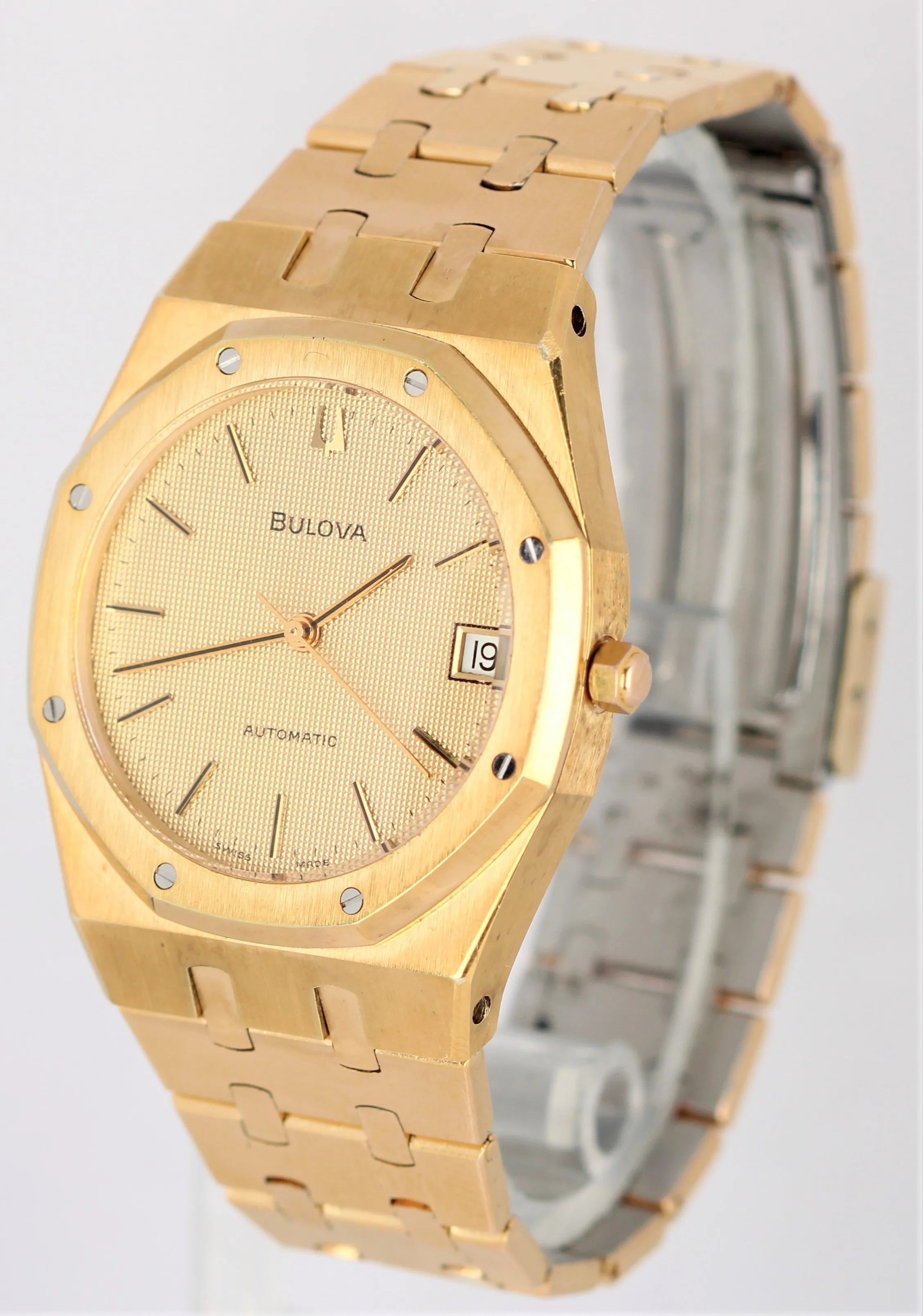 Vintage Bulova Royal Oak Champagne Gold Tone Stainless Steel 36mm 4420301 Watch