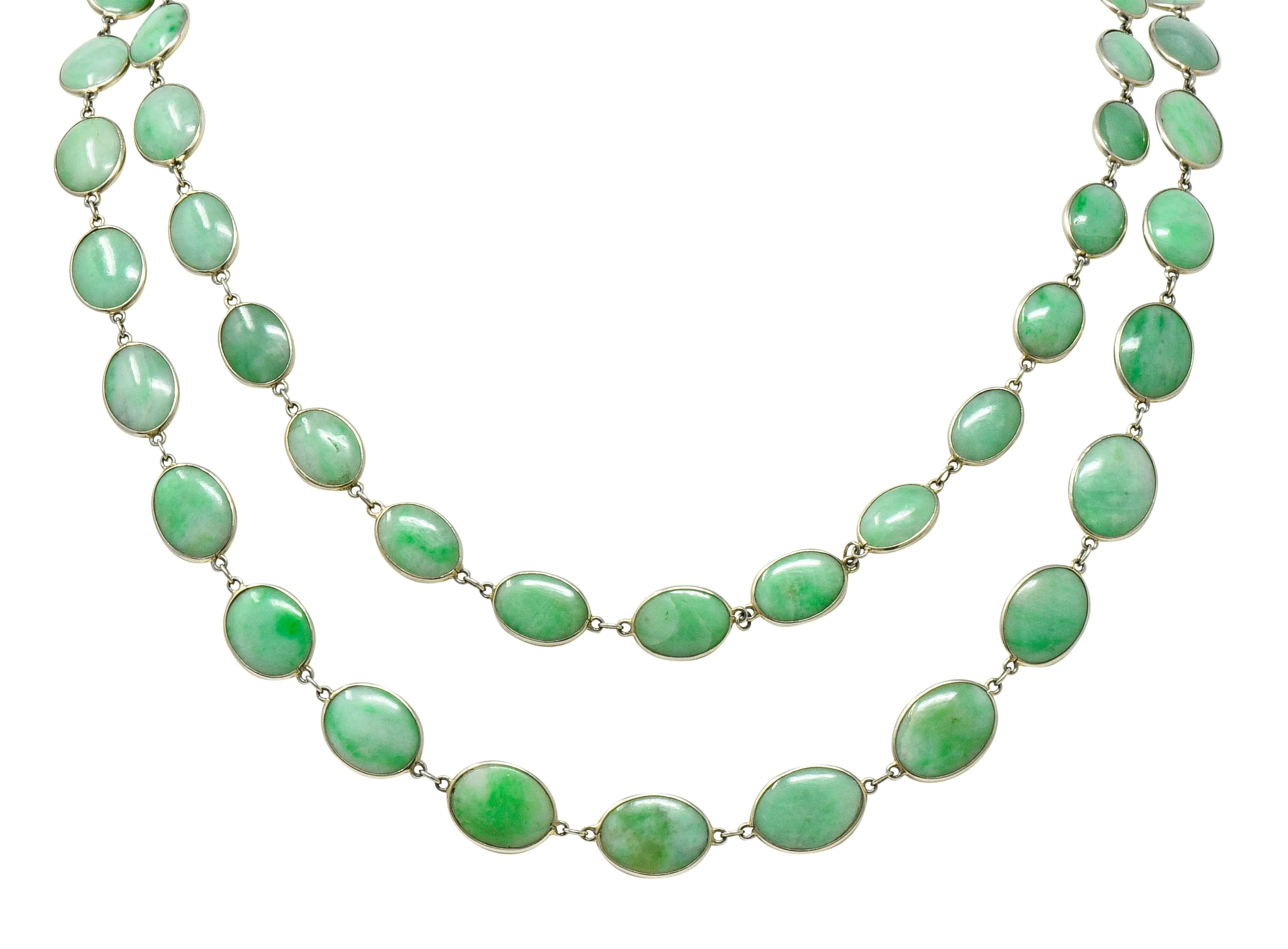 Vintage Jade Cabochon 18 Karat White Gold 47 Inch Long Chain Necklace
