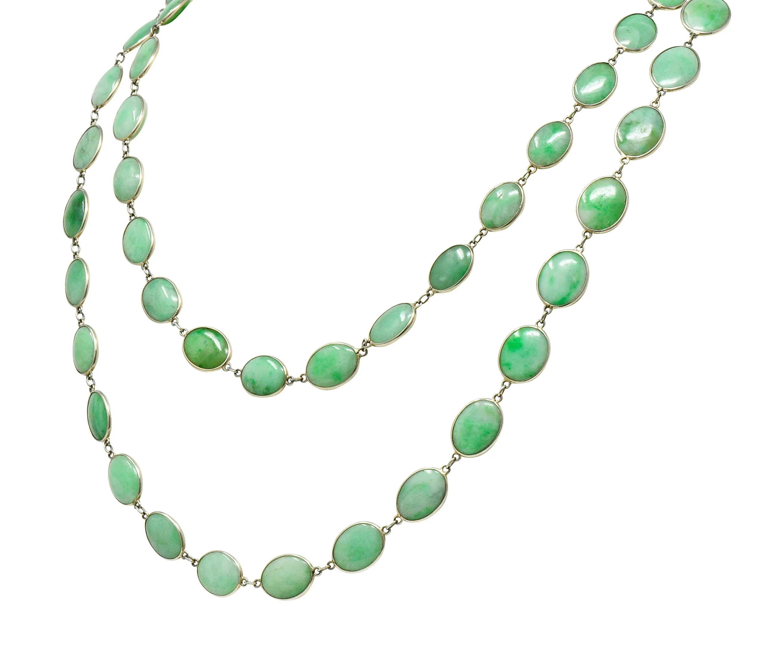 Vintage Jade Cabochon 18 Karat White Gold 47 Inch Long Chain Necklace