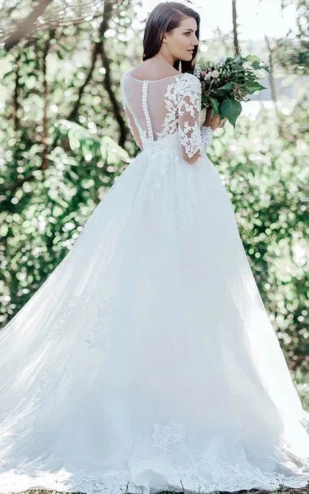 Vintage Lace Tulle Bateau Ball Gown Court Train Wedding Dress with Appliques