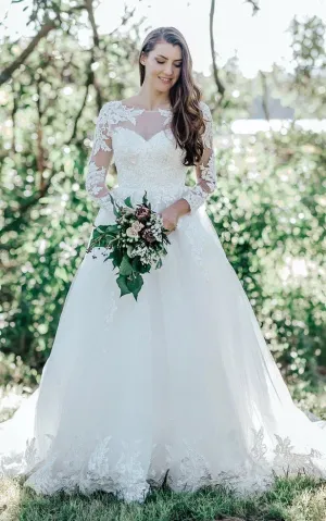 Vintage Lace Tulle Bateau Ball Gown Court Train Wedding Dress with Appliques