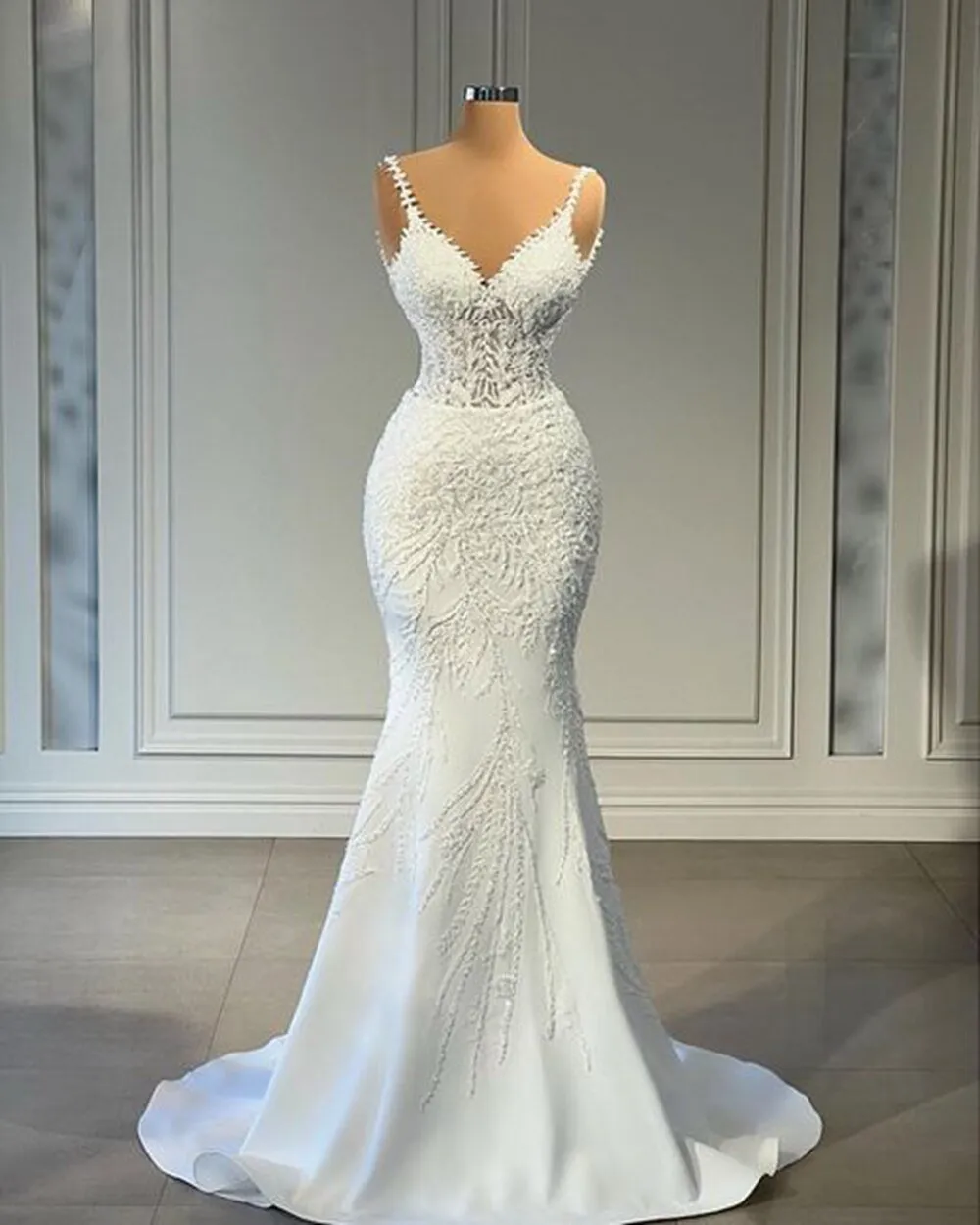 Vintage V-neck Beaded Lace Bridal Wedding Gowns Detachable Train