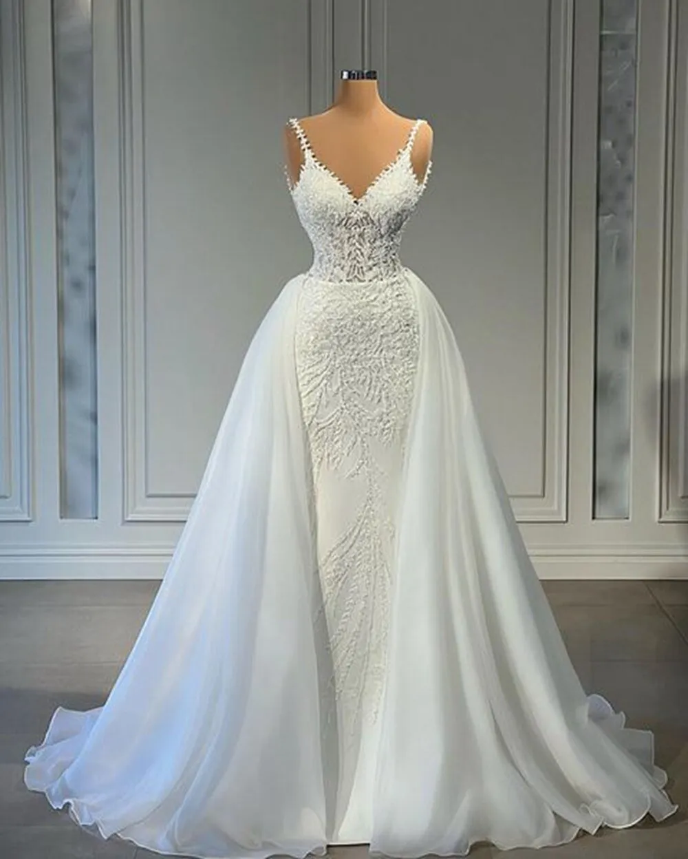 Vintage V-neck Beaded Lace Bridal Wedding Gowns Detachable Train