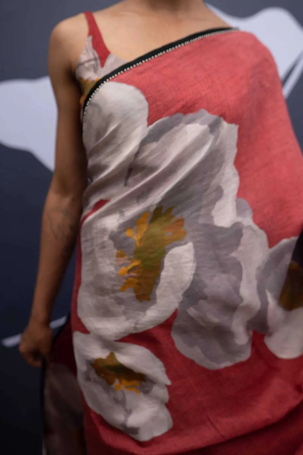 YAM   I   Vitoria RED POPPIES SAREE 1  (SAREE)  [BLOUSE STITCHED/ UNSTITCHED NOT INCLUDED] PURE HABUTAI SILK RED YAMSR17