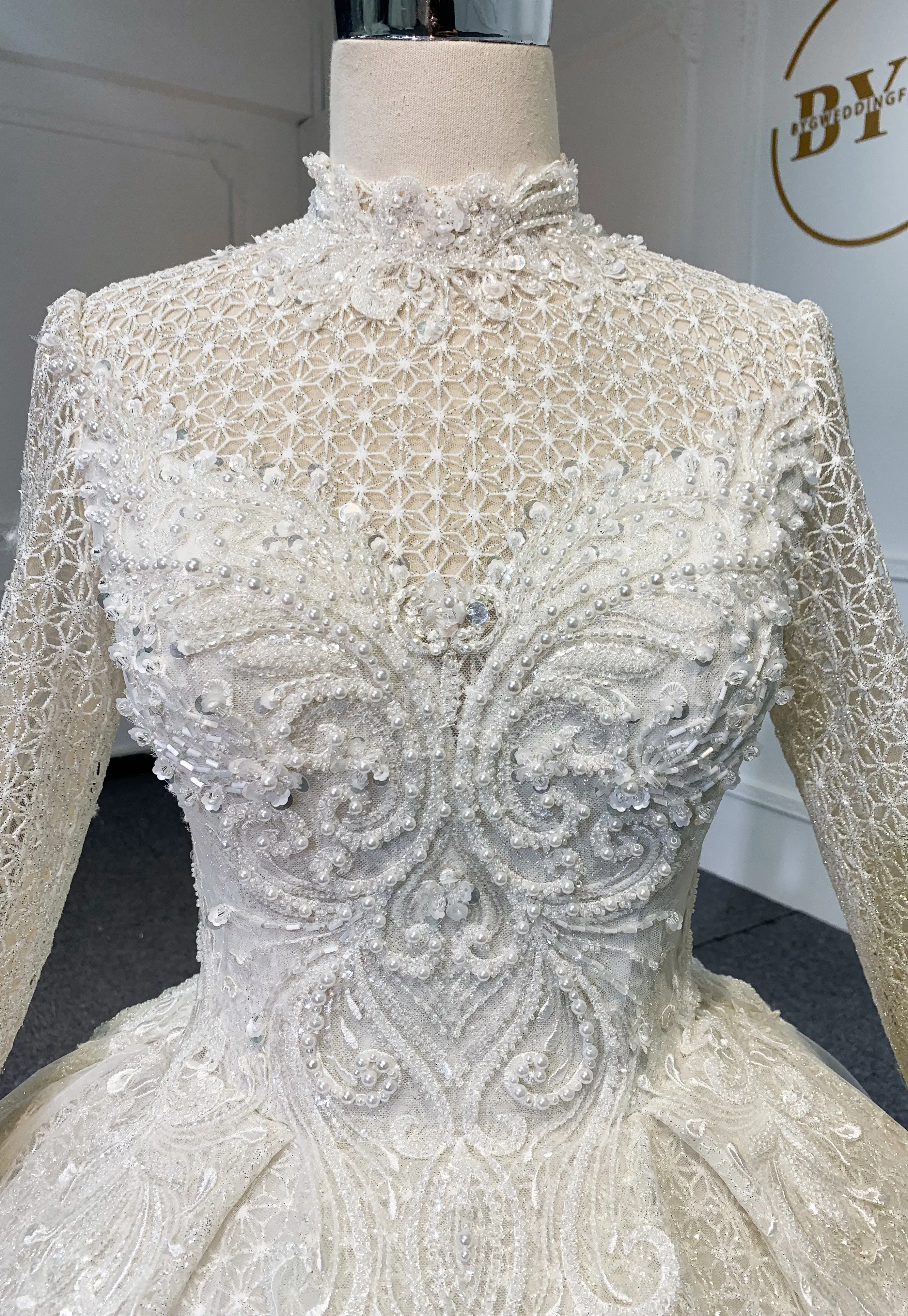 Z050 Vintage Luxury Heavy Beading Ball Gown