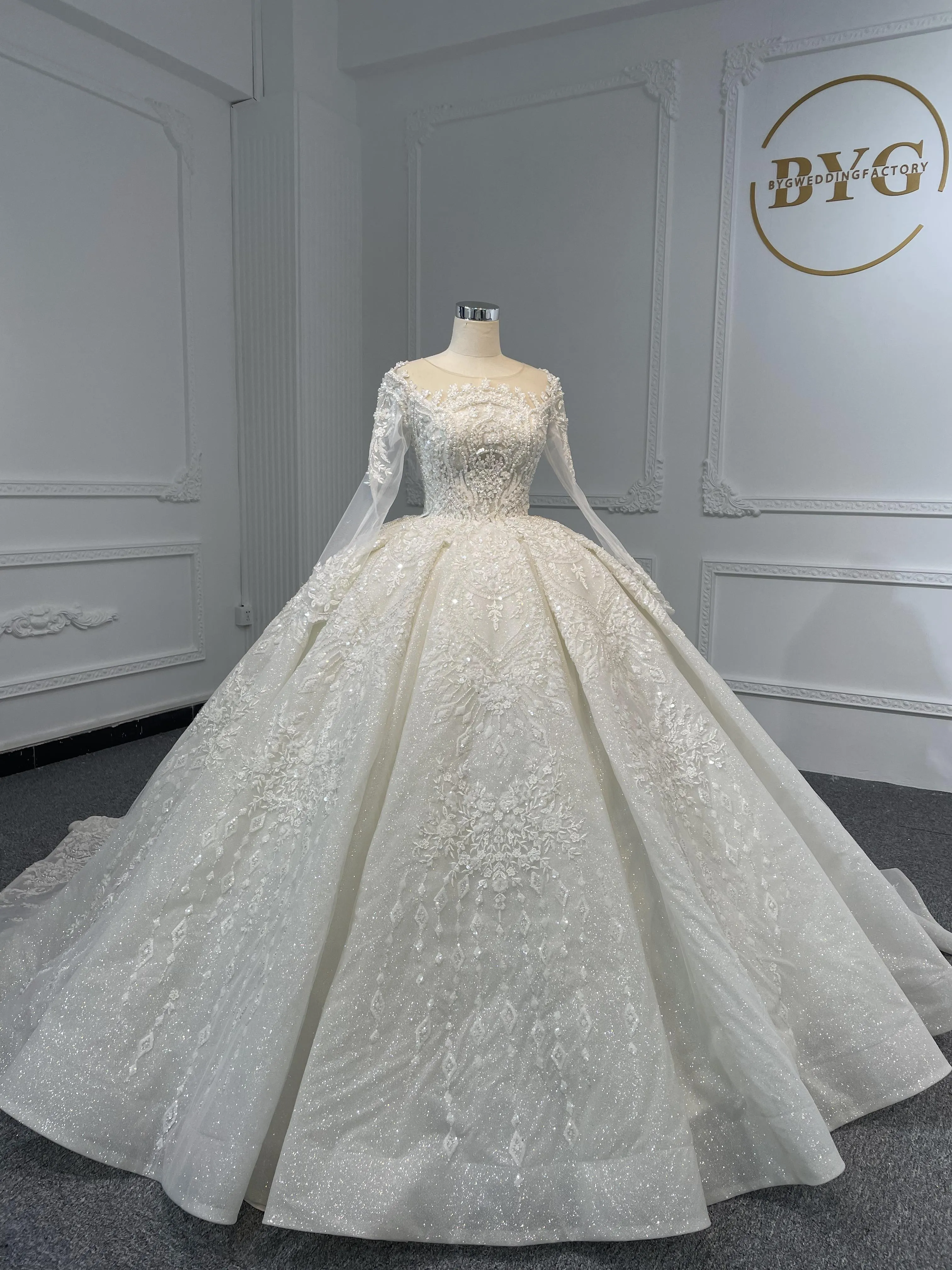 Z064- BYG Vintage Heavy Beading Lace Ivory Long Sleeve Wedding Ball Gown